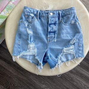 Good American Bombshell Distressed Denim Shorts 0/25 NWT